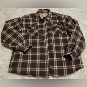 Wrangler Men’s Size XL Brown Checkered Shacket With Sherpa Lining EUC